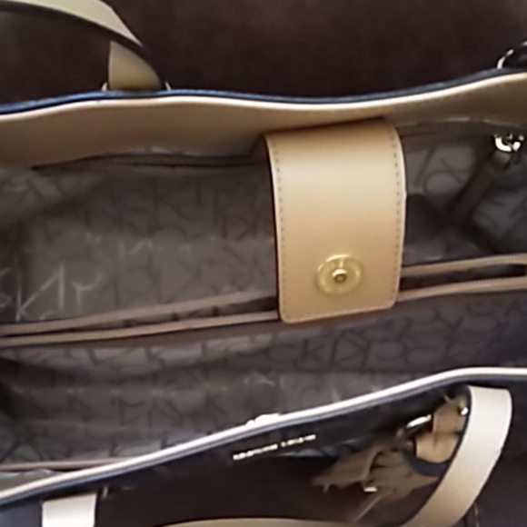 Purse - Picture 3 of 5